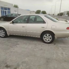 Toyota Camry 2000