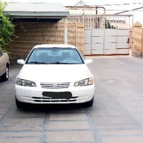 Toyota Camry 1999