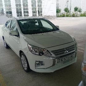 Mitsubishi Attrage 2022