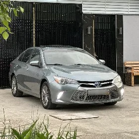 Toyota Camry 2017