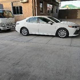 Toyota Camry 2023