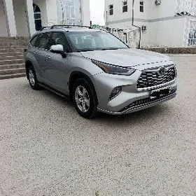 Toyota Highlander 2021