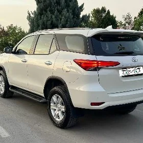 Toyota Fortuner 2023