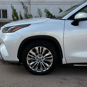 Toyota Highlander 2021