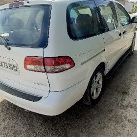 Toyota Sienna 2002