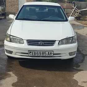 Toyota Camry 2000