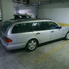 Mercedes-Benz E320 1999