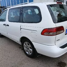 Toyota Sienna 2001