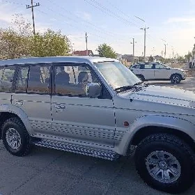 Mitsubishi Pajero 1992