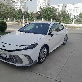 Toyota Camry 2025