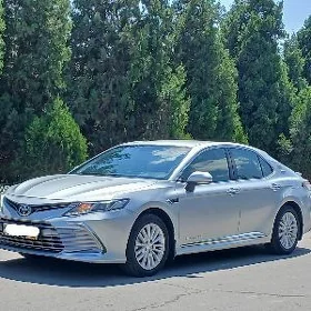 Toyota Camry 2021