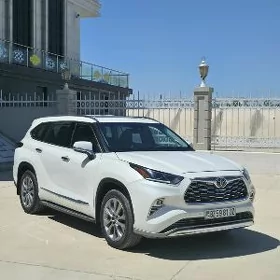 Toyota Highlander 2021
