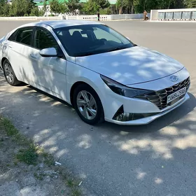Hyundai Elantra 2021