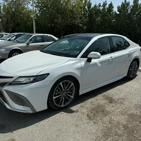 Toyota Camry 2021