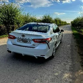 Toyota Camry 2019
