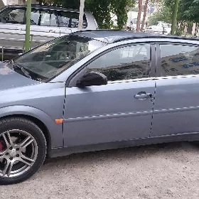 Opel Signum 2003