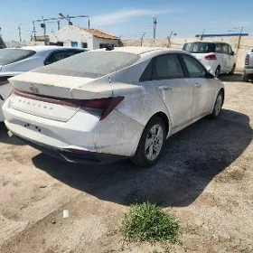 Hyundai Elantra 2022