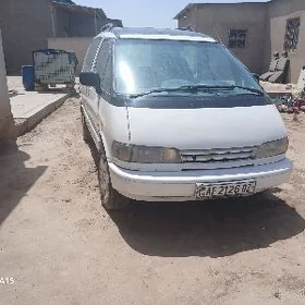 Toyota Previa 1990