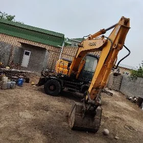 JCB Polemaster Plus 2010
