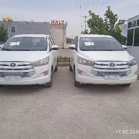 Toyota Innova 2021