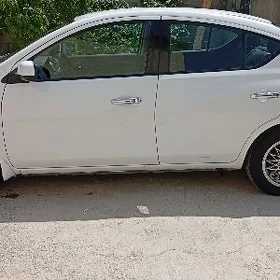 Nissan Versa 2013
