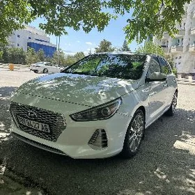 Hyundai Elantra GT 2019