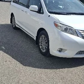 Toyota Sienna 2012