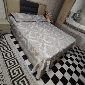 Спальная кровать