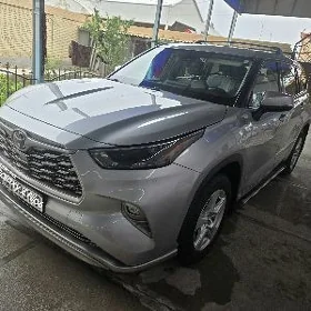 Toyota Highlander 2022
