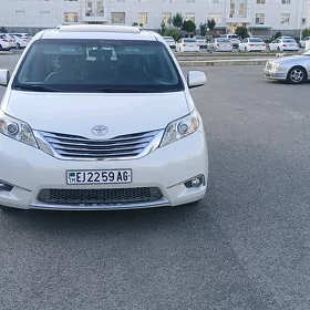 Toyota Sienna 2016