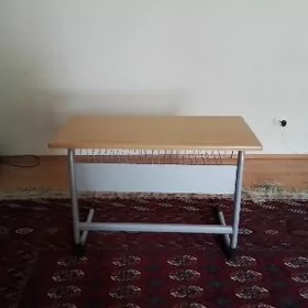 Школьная парта для детей