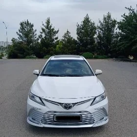 Toyota Camry 2019