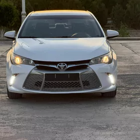 Toyota Camry 2015