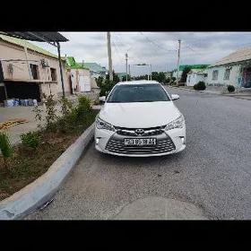 Toyota Camry 2017