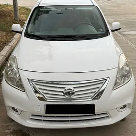 Nissan Versa 2012