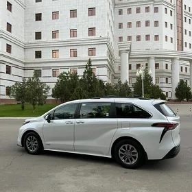 Toyota Sienna 2021