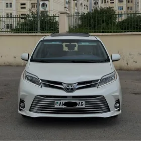 Toyota Sienna 2017