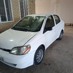Toyota Echo 1999