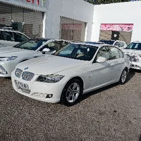 BMW 330 2011