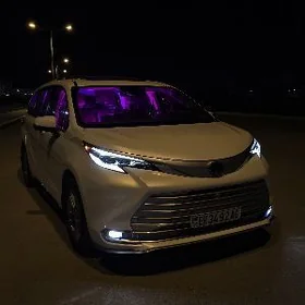 Toyota Sienna 2022