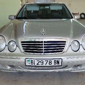 Mercedes-Benz E320 2001
