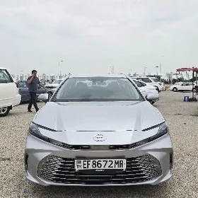 Toyota Camry 2025