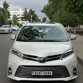 Toyota Sienna 2019