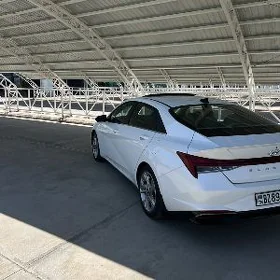 Hyundai Elantra 2021