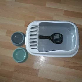 Продаю латок и миски для корма