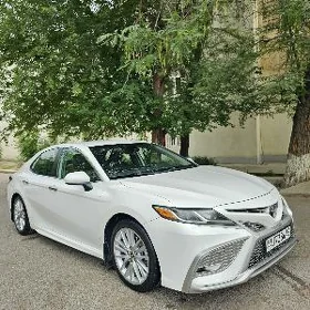Toyota Camry 2021