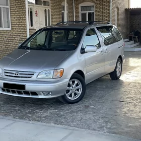 Toyota Sienna 2002