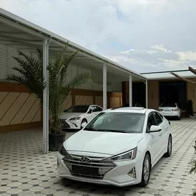 Hyundai Elantra 2020