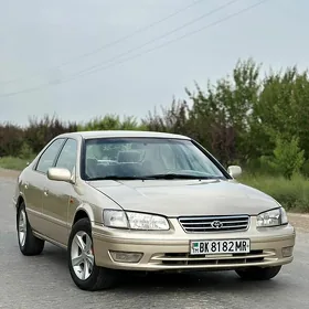Toyota Camry 2000