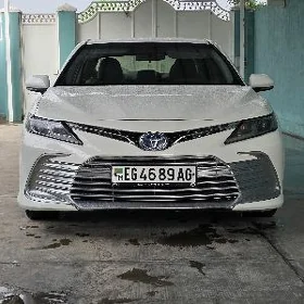 Toyota Camry Hybrid 2021